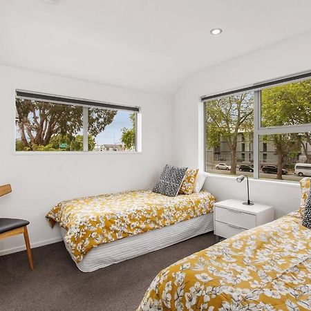 Appartamento Convenient Urban Townhouse 2 Carparks Available Christchurch Esterno foto