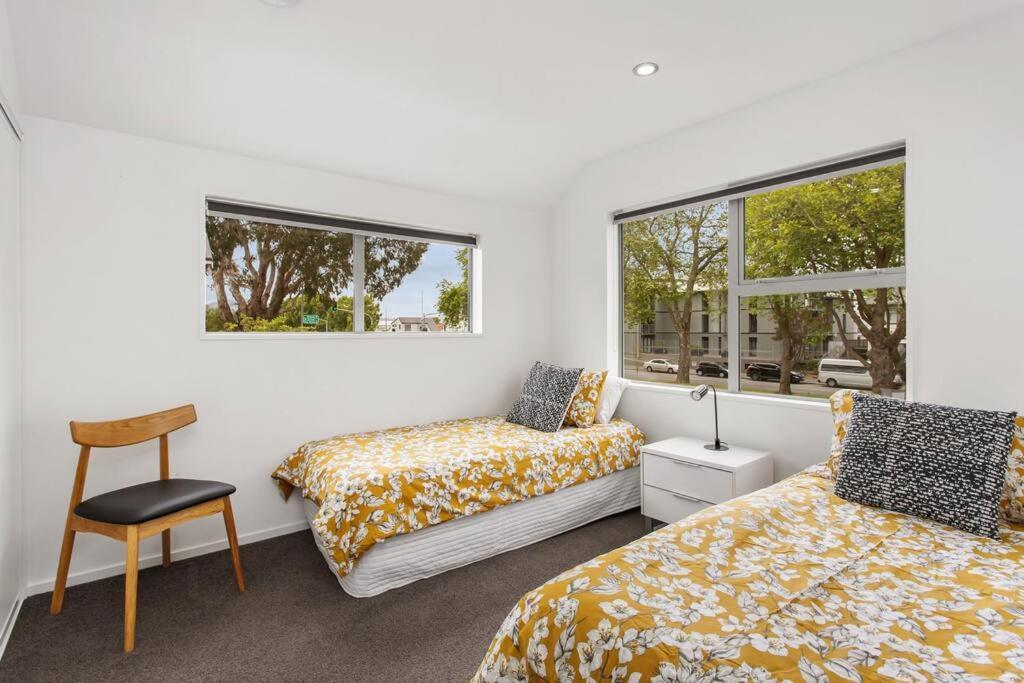 Appartamento Convenient Urban Townhouse 2 Carparks Available Christchurch Esterno foto