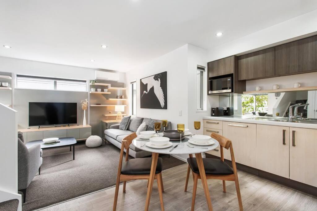 Appartamento Convenient Urban Townhouse 2 Carparks Available Christchurch Esterno foto