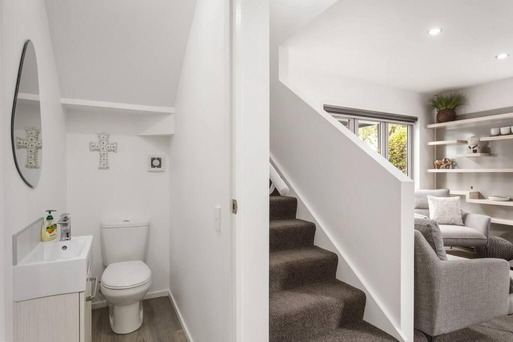 Appartamento Convenient Urban Townhouse 2 Carparks Available Christchurch Esterno foto