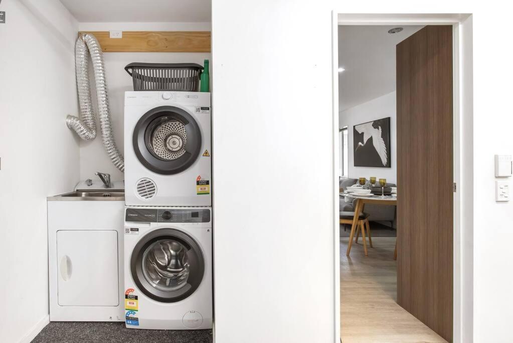Appartamento Convenient Urban Townhouse 2 Carparks Available Christchurch Esterno foto