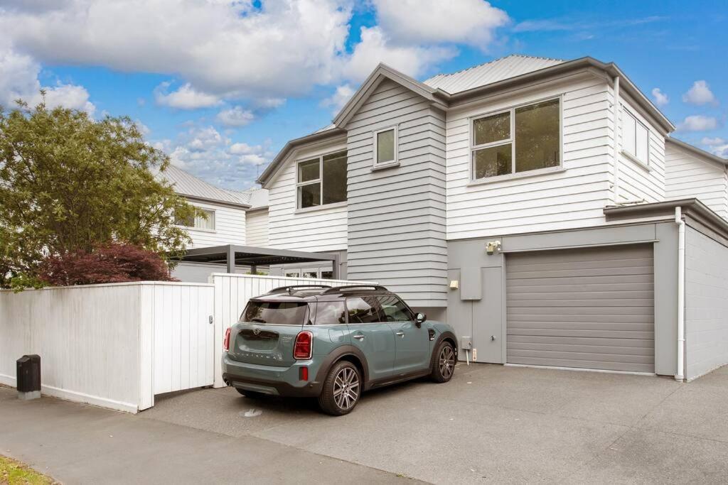 Appartamento Convenient Urban Townhouse 2 Carparks Available Christchurch Esterno foto